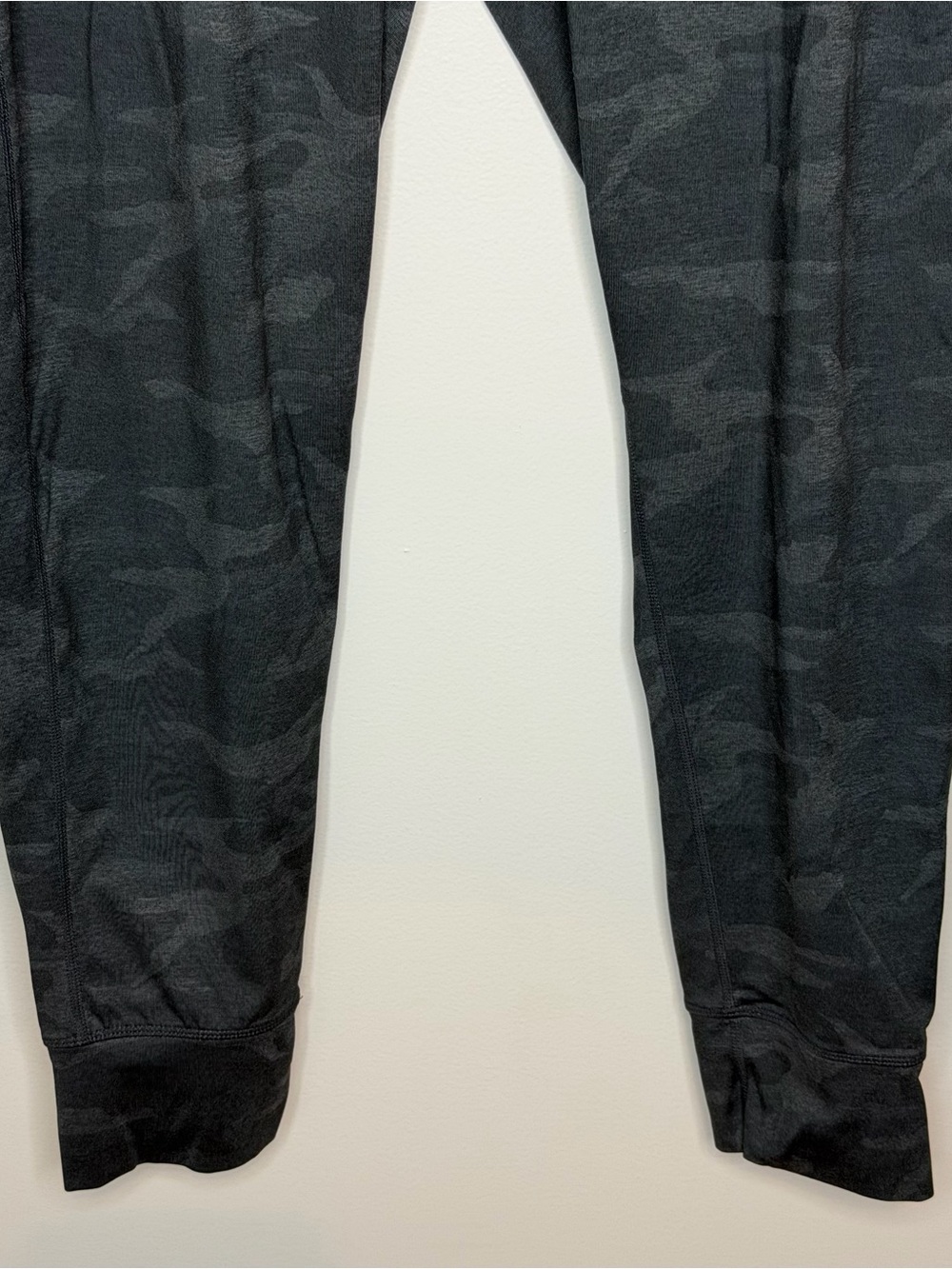 Vuori Sunday Performance Camo Jogger Men’s M/L - Picture 9 of 15